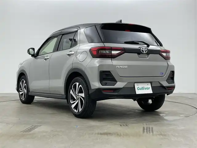 トヨタ ライズ Z 岡山県 2024(令6)年 1.5万km スムースグレーマイカメタリック/ブラック2トーン ９インチディスプレイオーディオ　/【Carplay/AndroidAuto】/全方位カメラ　/レーダークルーズコントロール　/ビルトインＥＴＣ　/シートヒーター　/ＬＥＤヘッドライト　/コーナーセンサー　/オートハイビーム　/ＨＤＭＩ接続　/アイドリングストップ/禁煙車/スペアキー×1/オートブレーキホールド/フォグライト/純正アルミホイール