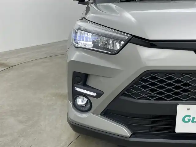 トヨタ ライズ Z 岡山県 2024(令6)年 1.5万km スムースグレーマイカメタリック/ブラック2トーン ９インチディスプレイオーディオ　/【Carplay/AndroidAuto】/全方位カメラ　/レーダークルーズコントロール　/ビルトインＥＴＣ　/シートヒーター　/ＬＥＤヘッドライト　/コーナーセンサー　/オートハイビーム　/ＨＤＭＩ接続　/アイドリングストップ/禁煙車/スペアキー×1/オートブレーキホールド/フォグライト/純正アルミホイール