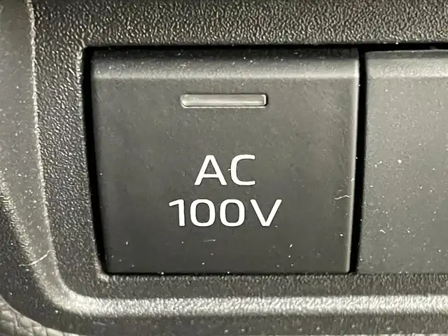 トヨタ ヤリスクロス ハイブリッド GRスポーツ 岡山県 2023(令5)年 2.2万km ブラックマイカ 純正８インチナビ　/【Carplay/AndroidAuto/Bluetooth】/全方位カメラ　/レーダークルーズコントロール　/ビルトインＥＴＣ　/ブラインドスポットモニター/前席シートヒーター　/ハーフレザーシート/ＬＥＤヘッドライト　/ステアリングヒーター　/電動リアゲート　/コーナーセンサー　/オートハイビーム　/スペアキー×1/禁煙車/オートブレーキホールド