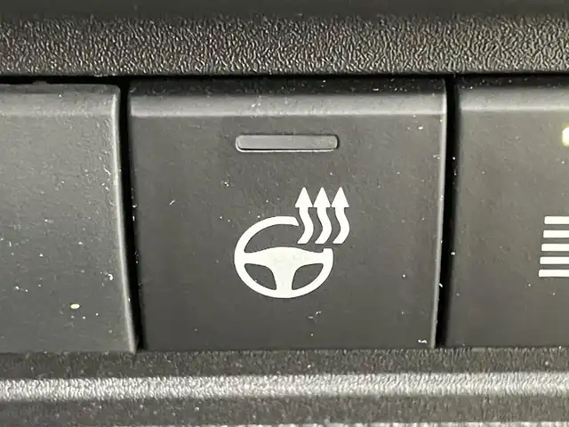 トヨタ ヤリスクロス ハイブリッド GRスポーツ 岡山県 2023(令5)年 2.2万km ブラックマイカ 純正８インチナビ　/【Carplay/AndroidAuto/Bluetooth】/全方位カメラ　/レーダークルーズコントロール　/ビルトインＥＴＣ　/ブラインドスポットモニター/前席シートヒーター　/ハーフレザーシート/ＬＥＤヘッドライト　/ステアリングヒーター　/電動リアゲート　/コーナーセンサー　/オートハイビーム　/スペアキー×1/禁煙車/オートブレーキホールド