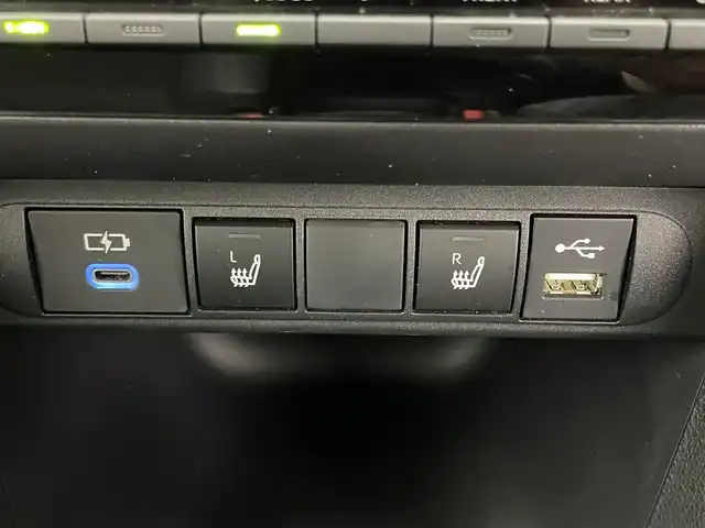 トヨタ ヤリスクロス ハイブリッド GRスポーツ 岡山県 2023(令5)年 2.2万km ブラックマイカ 純正８インチナビ　/【Carplay/AndroidAuto/Bluetooth】/全方位カメラ　/レーダークルーズコントロール　/ビルトインＥＴＣ　/ブラインドスポットモニター/前席シートヒーター　/ハーフレザーシート/ＬＥＤヘッドライト　/ステアリングヒーター　/電動リアゲート　/コーナーセンサー　/オートハイビーム　/スペアキー×1/禁煙車/オートブレーキホールド