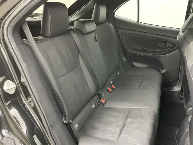 トヨタ ヤリスクロス ハイブリッド GRスポーツ 岡山県 2023(令5)年 2.2万km ブラックマイカ 純正８インチナビ　/【Carplay/AndroidAuto/Bluetooth】/全方位カメラ　/レーダークルーズコントロール　/ビルトインＥＴＣ　/ブラインドスポットモニター/前席シートヒーター　/ハーフレザーシート/ＬＥＤヘッドライト　/ステアリングヒーター　/電動リアゲート　/コーナーセンサー　/オートハイビーム　/スペアキー×1/禁煙車/オートブレーキホールド