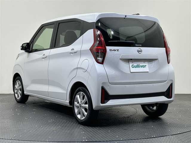 日産 デイズ X 愛媛県 2024(令6)年 0.4万km ホワイトパール ・９型ナビ（フルセグＴＶ・ＢＴ・ＦＭ・ＡＭ・ＳＤ）/・全方位カメラ　/・ＵＳＢ充電　/・前後コーナーセンサー　/・衝突軽減ブレーキ　/・スペアキー