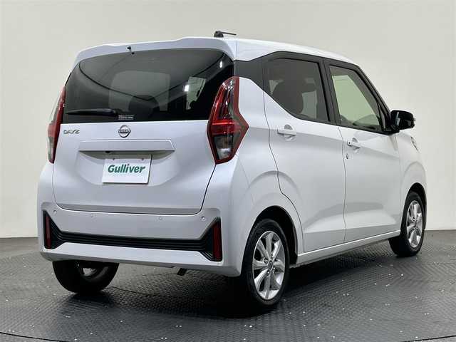 日産 デイズ X 愛媛県 2024(令6)年 0.4万km ホワイトパール ・９型ナビ（フルセグＴＶ・ＢＴ・ＦＭ・ＡＭ・ＳＤ）/・全方位カメラ　/・ＵＳＢ充電　/・前後コーナーセンサー　/・衝突軽減ブレーキ　/・スペアキー