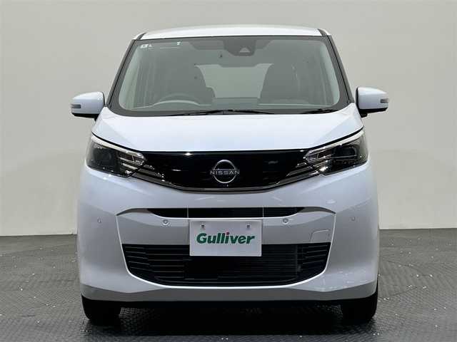 日産 デイズ X 愛媛県 2024(令6)年 0.4万km ホワイトパール ・９型ナビ（フルセグＴＶ・ＢＴ・ＦＭ・ＡＭ・ＳＤ）/・全方位カメラ　/・ＵＳＢ充電　/・前後コーナーセンサー　/・衝突軽減ブレーキ　/・スペアキー