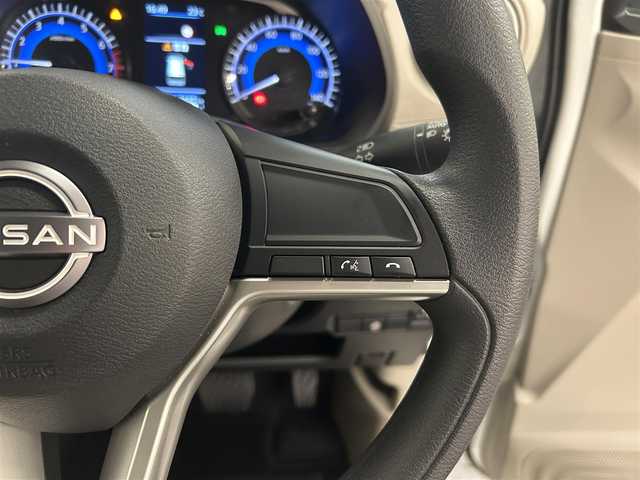 日産 デイズ X 愛媛県 2024(令6)年 0.4万km ホワイトパール ・９型ナビ（フルセグＴＶ・ＢＴ・ＦＭ・ＡＭ・ＳＤ）/・全方位カメラ　/・ＵＳＢ充電　/・前後コーナーセンサー　/・衝突軽減ブレーキ　/・スペアキー