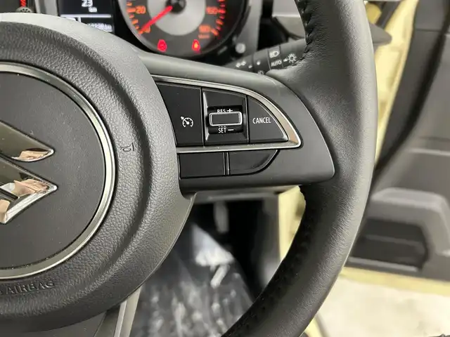 スズキ ジムニー シエラ JC 福岡県 2022(令4)年 1.4万km シフォンアイボリーM 純正８型ナビ（ＢＴ，フルセグＴＶ）　/バックカメラ　/ビルトインＥＴＣ　/前後ドラレコ　/クルコン　/衝突被害軽減ブレーキ　/レーンキープ　/ヒルディセントコントロール　/アイドリングストップ　/シートヒーター　/ＬＥＤ