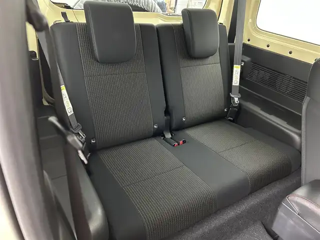 スズキ ジムニー シエラ JC 福岡県 2022(令4)年 1.4万km シフォンアイボリーM 純正８型ナビ（ＢＴ，フルセグＴＶ）　/バックカメラ　/ビルトインＥＴＣ　/前後ドラレコ　/クルコン　/衝突被害軽減ブレーキ　/レーンキープ　/ヒルディセントコントロール　/アイドリングストップ　/シートヒーター　/ＬＥＤ