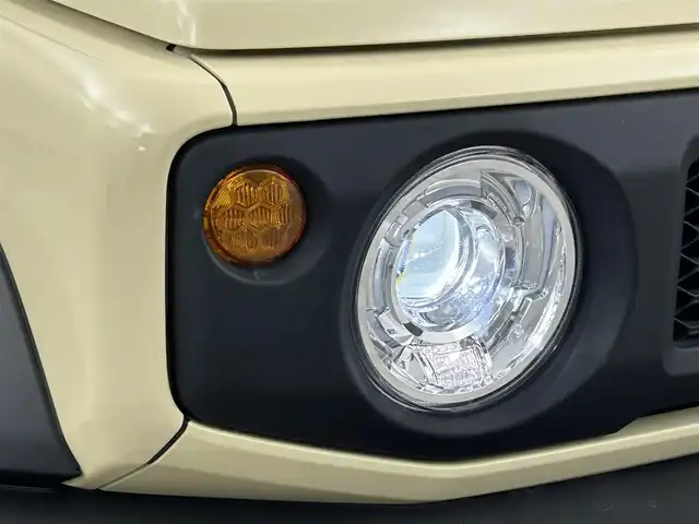 スズキ ジムニー シエラ JC 福岡県 2022(令4)年 1.4万km シフォンアイボリーM 純正８型ナビ（ＢＴ，フルセグＴＶ）　/バックカメラ　/ビルトインＥＴＣ　/前後ドラレコ　/クルコン　/衝突被害軽減ブレーキ　/レーンキープ　/ヒルディセントコントロール　/アイドリングストップ　/シートヒーター　/ＬＥＤ