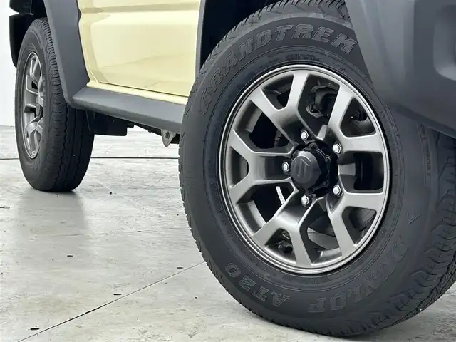 スズキ ジムニー シエラ JC 福岡県 2022(令4)年 1.4万km シフォンアイボリーM 純正８型ナビ（ＢＴ，フルセグＴＶ）　/バックカメラ　/ビルトインＥＴＣ　/前後ドラレコ　/クルコン　/衝突被害軽減ブレーキ　/レーンキープ　/ヒルディセントコントロール　/アイドリングストップ　/シートヒーター　/ＬＥＤ