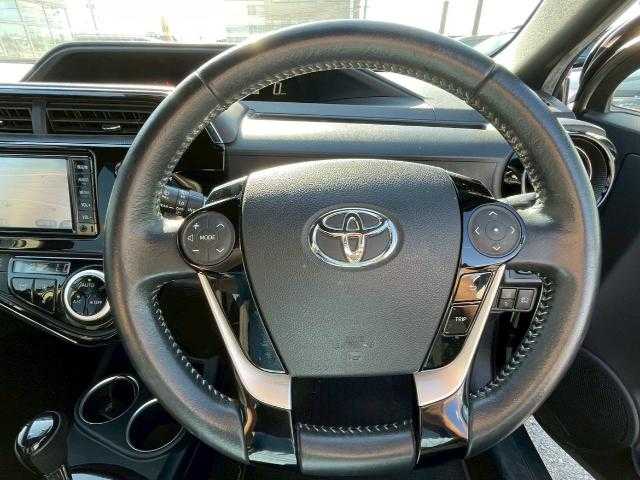 トヨタ アクア クロスオーバー グラム 岩手県 2018(平30)年 8.5万km オリーブマイカM 純正ナビ/ＣＤ／ＤＶＤ／ＢＴ／フルセグ/バックカメラ/プリクラッシュセーフティ/レーンキープ/前後ドラレコ/前席シートヒーター/ハーフレザーシート/前後ソナー/フロアマット