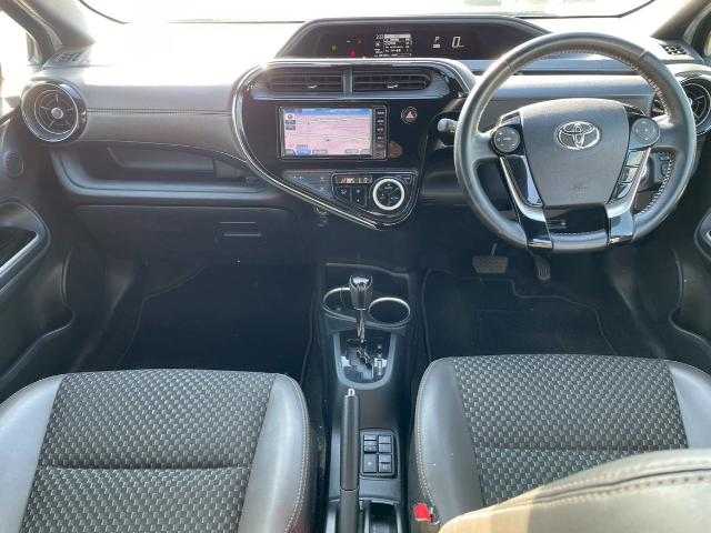 トヨタ アクア クロスオーバー グラム 岩手県 2018(平30)年 8.5万km オリーブマイカM 純正ナビ/ＣＤ／ＤＶＤ／ＢＴ／フルセグ/バックカメラ/プリクラッシュセーフティ/レーンキープ/前後ドラレコ/前席シートヒーター/ハーフレザーシート/前後ソナー/フロアマット