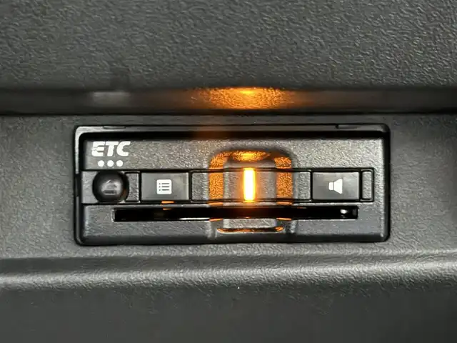 スズキ ジムニー シエラ JC 福岡県 2022(令4)年 1.1万km ブルーイッシュブラックパール3 純正８型ナビ（ＢＴ，フルセグＴＶ）　/バックカメラ　/ＥＴＣ　/前後ドラレコ　/スロットコントロール　/クルコン　/衝突軽減ブレーキ　/レーンキープ　/ヒルディセントコントロール　/アイドリングストップ　/シートヒーター　/純正１５インチアルミホイール