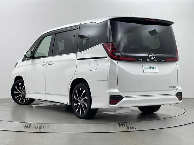 トヨタ ノア ハイブリッド S－Z 埼玉県 2023(令5)年 4.3万km パール ウィンカーミラー/ドアバイザー/純正フロアマット/プッシュスタート/スマートキー×2/ドライブモード/前後ドラレコ/前後シートヒータ/両側パワースライドドア/純正ナビ/コーナーセンサー/パーキングサポートブレーキ/ETC