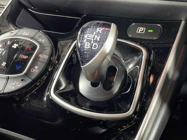 トヨタ エスクァイア ハイブリッド Gi 福岡県 2019(令1)年 2.4万km スパークリングブラックパールクリスタルシャイン 禁煙車純正10型SDナビ（フルセグTV/DVD/CD/BT）バックモニタートヨタセーフティー両側パワスラETCクルコンドラレコLEDヘッドライトレザーシート（合皮）USBポートシートヒーター