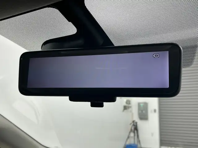 日産 ノート e－パワー X 三重県 2017(平29)年 0.9万km ダークメタルグレー 禁煙車/7インチナビ/　フルセグTV/CD/DVD/Bluetooth/デジタルインナーミラー/全方位カメラ/スマートキー/プッシュスタート/オートライト/電格ミラー/スペアキー/AAC/スタッドレスタイヤ積み込み　21製