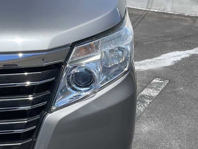 トヨタ ノア X ディライトプラス 長野県 2015(平27)年 11.7万km アイスチタニウムマイカメタリック (株)IDOMが運営する【じしゃロン長野店】の自社ローン専用車両になります/こちらは現金またはオートローンご利用時の価格です。自社ローンご希望の方は別途その旨お申付け下さい./社外ナビ　（CD/DVD/BT）/両側パワースライドドア/ステアリングスイッチ/前方向ドライブレコーダー/純正フロアマット/フリップダウンモニター/ビルトインETC/社外AW