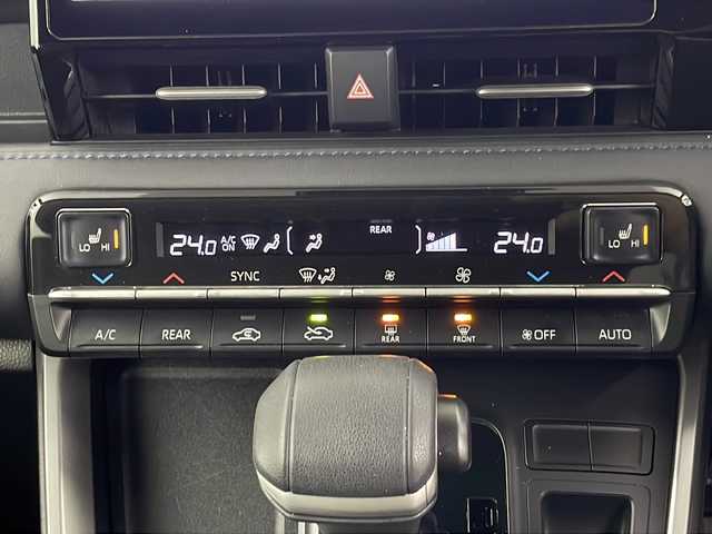 トヨタ ヴォクシー S－Z 埼玉県 2023(令5)年 2万km 黒 両側パワースライドドア/クルーズコントロール/ETC2.0/コーナーセンサー/パーキングブレーキサポート/純正ナビ/バックカメラ/前席シートヒータ/ドアバイザー/純正アルミ/純正フロアマット/ウィンカーミラー/前ドラレコ/革巻きハンドル/スペアキー/プッシュスタート