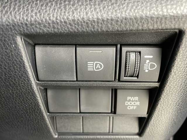 トヨタ ヴォクシー S－Z 埼玉県 2023(令5)年 2万km 黒 両側パワースライドドア/クルーズコントロール/ETC2.0/コーナーセンサー/パーキングブレーキサポート/純正ナビ/バックカメラ/前席シートヒータ/ドアバイザー/純正アルミ/純正フロアマット/ウィンカーミラー/前ドラレコ/革巻きハンドル/スペアキー/プッシュスタート