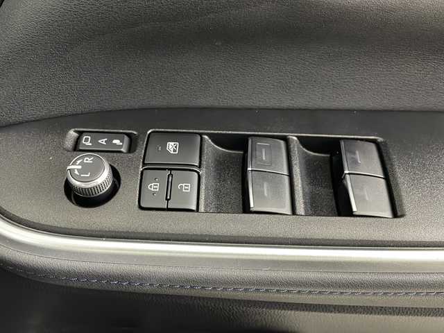 トヨタ ヴォクシー S－Z 埼玉県 2023(令5)年 2万km 黒 両側パワースライドドア/クルーズコントロール/ETC2.0/コーナーセンサー/パーキングブレーキサポート/純正ナビ/バックカメラ/前席シートヒータ/ドアバイザー/純正アルミ/純正フロアマット/ウィンカーミラー/前ドラレコ/革巻きハンドル/スペアキー/プッシュスタート