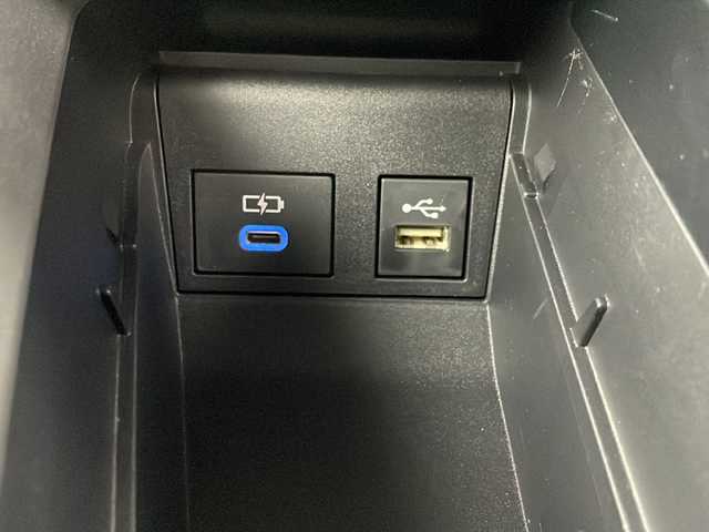 トヨタ ヴォクシー S－Z 埼玉県 2023(令5)年 2万km 黒 両側パワースライドドア/クルーズコントロール/ETC2.0/コーナーセンサー/パーキングブレーキサポート/純正ナビ/バックカメラ/前席シートヒータ/ドアバイザー/純正アルミ/純正フロアマット/ウィンカーミラー/前ドラレコ/革巻きハンドル/スペアキー/プッシュスタート