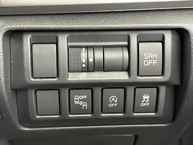 スバル インプレッサ スポーツ 2．0i－L アイサイト 埼玉県 2017(平29)年 6.8万km クォーツブルーP 純正ナビ　バックカメラ　ＢＳＭ　ＥＴＣ　アイサイトＶｅｒ３　レーダークルーズコントロール　パドルシフト　ステアリングスイッチ　純正アルミホイール　スマートキー　オートライト　ＬＥＤヘッドライト　地デジ