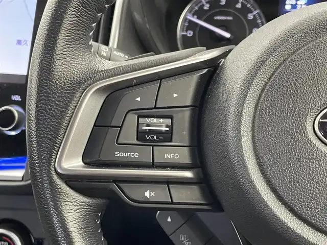 スバル インプレッサ スポーツ 2．0i－L アイサイト 埼玉県 2017(平29)年 6.8万km クォーツブルーP 純正ナビ　バックカメラ　ＢＳＭ　ＥＴＣ　アイサイトＶｅｒ３　レーダークルーズコントロール　パドルシフト　ステアリングスイッチ　純正アルミホイール　スマートキー　オートライト　ＬＥＤヘッドライト　地デジ