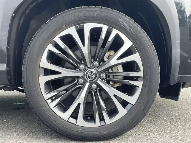 トヨタ ヤリスクロス ハイブリッド Z 和歌山県 2022(令4)年 5.2万km ブラックマイカ 純正8インチディスプレイオーディオ/全方位カメラ/BT/衝突軽減ブレーキ/レーダークルコン/レーンキープアシスト/前後コーナーセンサー/オートライト/ビルトインETC/前後ドラレコ/シートヒーター/パワーシート/レザー調シートカバー/純正18インチアルミ/純正フロアマット/LEＤヘッドライト/フルオートパワーウィンドウ