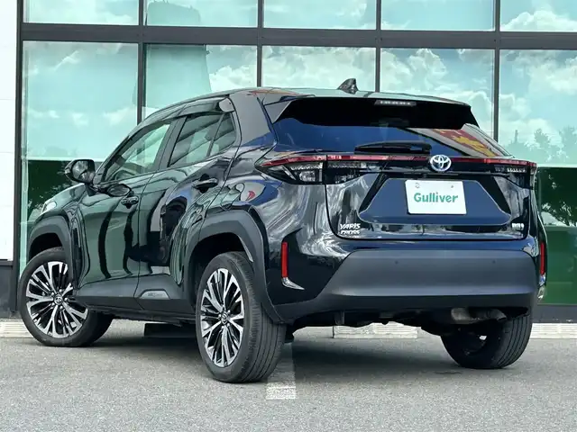 トヨタ ヤリスクロス ハイブリッド Z 和歌山県 2022(令4)年 5.2万km ブラックマイカ 純正8インチディスプレイオーディオ/全方位カメラ/BT/衝突軽減ブレーキ/レーダークルコン/レーンキープアシスト/前後コーナーセンサー/オートライト/ビルトインETC/前後ドラレコ/シートヒーター/パワーシート/レザー調シートカバー/純正18インチアルミ/純正フロアマット/LEＤヘッドライト/フルオートパワーウィンドウ