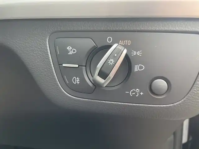 アウディ アウディ Ｑ５ SB 40TDIクワトロ Sライン 神奈川県 2023(令5)年 1.2万km 青Ｍ 純正ナビＴＶ 　Bluetooth/AppleCarPlay/AndroidAuto/全方位カメラ /電動リアゲート　/クルーズコントロール　/前席パワーシート　/前後コーナーセンサー　/純正前後ドライブレコーダー/ETC2.0/スペアキー　/レザーシート　/純正アルミホイール/純正フロアマット/パドルシフト/ステアリングヒーター/トラフィックジャムアシスト/サイドアシスト/レインセンサー/インテリアライト