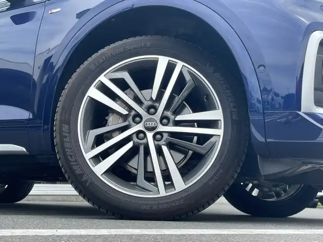 アウディ アウディ Ｑ５ SB 40TDIクワトロ Sライン 神奈川県 2023(令5)年 1.2万km 青Ｍ 純正ナビＴＶ 　Bluetooth/AppleCarPlay/AndroidAuto/全方位カメラ /電動リアゲート　/クルーズコントロール　/前席パワーシート　/前後コーナーセンサー　/純正前後ドライブレコーダー/ETC2.0/スペアキー　/レザーシート　/純正アルミホイール/純正フロアマット/パドルシフト/ステアリングヒーター/トラフィックジャムアシスト/サイドアシスト/レインセンサー/インテリアライト