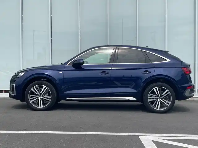 アウディ アウディ Ｑ５ SB 40TDIクワトロ Sライン 神奈川県 2023(令5)年 1.2万km 青Ｍ 純正ナビＴＶ 　Bluetooth/AppleCarPlay/AndroidAuto/全方位カメラ /電動リアゲート　/クルーズコントロール　/前席パワーシート　/前後コーナーセンサー　/純正前後ドライブレコーダー/ETC2.0/スペアキー　/レザーシート　/純正アルミホイール/純正フロアマット/パドルシフト/ステアリングヒーター/トラフィックジャムアシスト/サイドアシスト/レインセンサー/インテリアライト