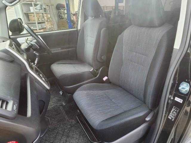 トヨタ ノア Si 岩手県 2012(平24)年 9.5万km ブラック 後席モニター/片側パワスラ/前後ソナー/純正ＨＤＤナビ/フルセグ／ＣＤ／ＤＶＤ/ＥＴＣ/バックカメラ/パドルシフト/ステアリングリモコン/取扱説明書/スペアキー