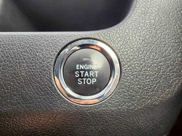 トヨタ ノア Si 岩手県 2012(平24)年 9.5万km ブラック 後席モニター/片側パワスラ/前後ソナー/純正ＨＤＤナビ/フルセグ／ＣＤ／ＤＶＤ/ＥＴＣ/バックカメラ/パドルシフト/ステアリングリモコン/取扱説明書/スペアキー