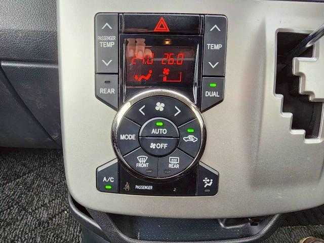 トヨタ ノア Si 岩手県 2012(平24)年 9.5万km ブラック 後席モニター/片側パワスラ/前後ソナー/純正ＨＤＤナビ/フルセグ／ＣＤ／ＤＶＤ/ＥＴＣ/バックカメラ/パドルシフト/ステアリングリモコン/取扱説明書/スペアキー