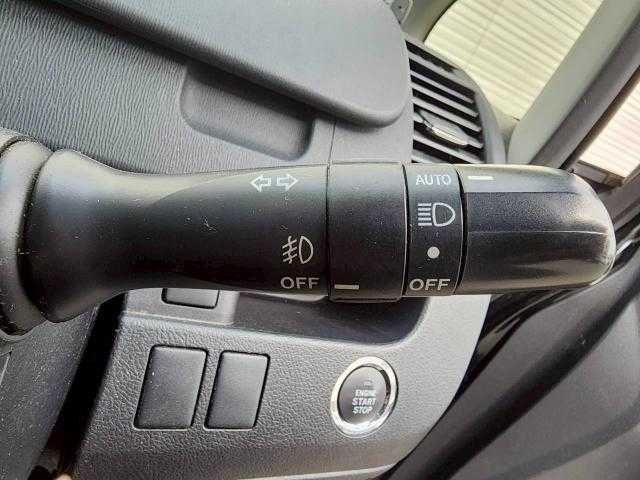 トヨタ ノア Si 岩手県 2012(平24)年 9.5万km ブラック 後席モニター/片側パワスラ/前後ソナー/純正ＨＤＤナビ/フルセグ／ＣＤ／ＤＶＤ/ＥＴＣ/バックカメラ/パドルシフト/ステアリングリモコン/取扱説明書/スペアキー