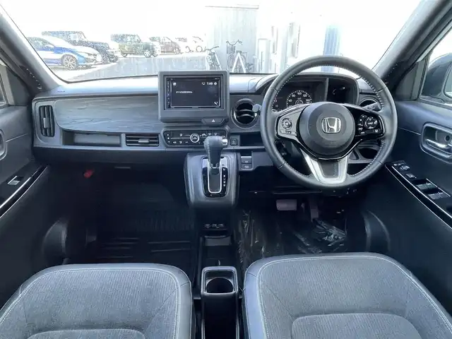 ホンダ Ｎ ＯＮＥ プレミアム ツアラー 宮城県 2024(令6)年 0.5万km プラチナホワイトパール ワンオーナー/社外ディスプレイオーディオ/・AM/FM/CD/DVD/Bluetooth/バックカメラ/前後ドライブレコーダー機能付デジタルインナーミラー/ビルトインETC/電子パーキングブレーキ/・BRAKE HOLD機能/ハーフレザーシート/DN席シートヒーター/ISOFIX対応/パドルシフト/革巻きステアリング/ステアリングリモコン/社外15インチアルミホイール/純正LEDヘッドライト/・オートマチックハイビーム/純正LEDフォグランプ/社外オールシーズンフロアマット/新車保証書/取扱説明書/スペアキー１本/ホンダセンシング/・アダプディブクルーズコントロール/・衝突被害軽減ブレーキ/・先行車発進お知らせ機能/・路外逸脱抑制機能/・標識認識機能/・パーキングセンサーシステム