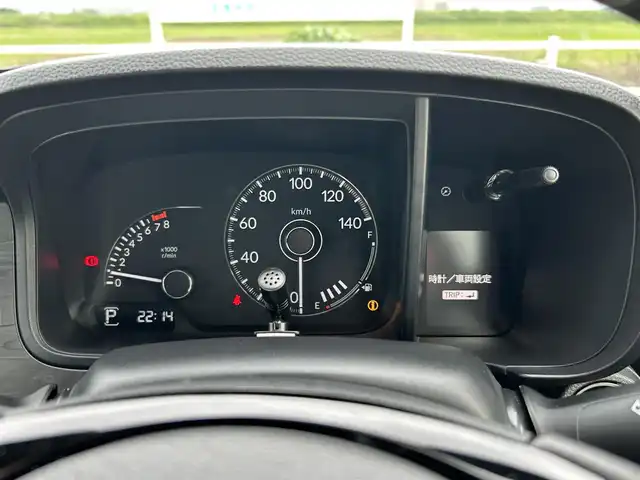 ホンダ Ｎ ＯＮＥ プレミアム ツアラー 佐賀県 2024(令6)年 0.5万km プラチナホワイトパール ワンオーナー/社外ディスプレイオーディオ/・AM/FM/CD/DVD/Bluetooth/バックカメラ/前後ドライブレコーダー機能付デジタルインナーミラー/ETC/電子パーキングブレーキ/・BRAKE HOLD機能/ハーフレザーシート/DN席シートヒーター/ISOFIX対応/パドルシフト/革巻きステアリング/ステアリングリモコン/社外15インチアルミホイール/純正LEDヘッドライト/・オートマチックハイビーム/純正LEDフォグランプ/社外オールシーズンフロアマット/新車保証書/スペアキー１本/ホンダセンシング/・アダプディブクルーズコントロール/・衝突被害軽減ブレーキ/・先行車発進お知らせ機能/・路外逸脱抑制機能/・標識認識機能/・パーキングセンサーシステム