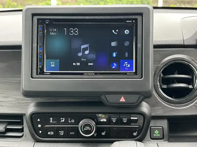 ホンダ Ｎ ＯＮＥ プレミアム ツアラー 佐賀県 2024(令6)年 0.5万km プラチナホワイトパール ワンオーナー/社外ディスプレイオーディオ/・AM/FM/CD/DVD/Bluetooth/バックカメラ/前後ドライブレコーダー機能付デジタルインナーミラー/ETC/電子パーキングブレーキ/・BRAKE HOLD機能/ハーフレザーシート/DN席シートヒーター/ISOFIX対応/パドルシフト/革巻きステアリング/ステアリングリモコン/社外15インチアルミホイール/純正LEDヘッドライト/・オートマチックハイビーム/純正LEDフォグランプ/社外オールシーズンフロアマット/新車保証書/スペアキー１本/ホンダセンシング/・アダプディブクルーズコントロール/・衝突被害軽減ブレーキ/・先行車発進お知らせ機能/・路外逸脱抑制機能/・標識認識機能/・パーキングセンサーシステム