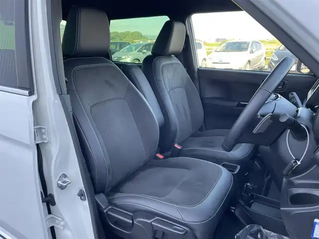 ホンダ Ｎ ＯＮＥ プレミアム ツアラー 宮城県 2024(令6)年 0.5万km プラチナホワイトパール ワンオーナー/社外ディスプレイオーディオ/・AM/FM/CD/DVD/Bluetooth/バックカメラ/前後ドライブレコーダー機能付デジタルインナーミラー/ビルトインETC/電子パーキングブレーキ/・BRAKE HOLD機能/ハーフレザーシート/DN席シートヒーター/ISOFIX対応/パドルシフト/革巻きステアリング/ステアリングリモコン/社外15インチアルミホイール/純正LEDヘッドライト/・オートマチックハイビーム/純正LEDフォグランプ/社外オールシーズンフロアマット/新車保証書/取扱説明書/スペアキー１本/ホンダセンシング/・アダプディブクルーズコントロール/・衝突被害軽減ブレーキ/・先行車発進お知らせ機能/・路外逸脱抑制機能/・標識認識機能/・パーキングセンサーシステム