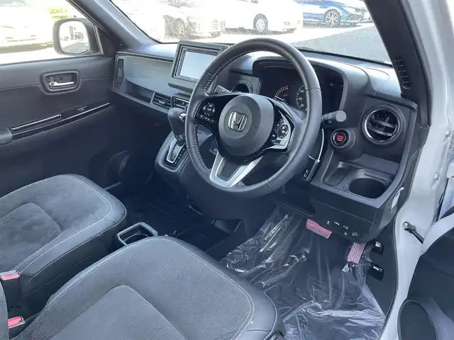 ホンダ Ｎ ＯＮＥ プレミアム ツアラー 宮城県 2024(令6)年 0.5万km プラチナホワイトパール ワンオーナー/社外ディスプレイオーディオ/・AM/FM/CD/DVD/Bluetooth/バックカメラ/前後ドライブレコーダー機能付デジタルインナーミラー/ビルトインETC/電子パーキングブレーキ/・BRAKE HOLD機能/ハーフレザーシート/DN席シートヒーター/ISOFIX対応/パドルシフト/革巻きステアリング/ステアリングリモコン/社外15インチアルミホイール/純正LEDヘッドライト/・オートマチックハイビーム/純正LEDフォグランプ/社外オールシーズンフロアマット/新車保証書/取扱説明書/スペアキー１本/ホンダセンシング/・アダプディブクルーズコントロール/・衝突被害軽減ブレーキ/・先行車発進お知らせ機能/・路外逸脱抑制機能/・標識認識機能/・パーキングセンサーシステム