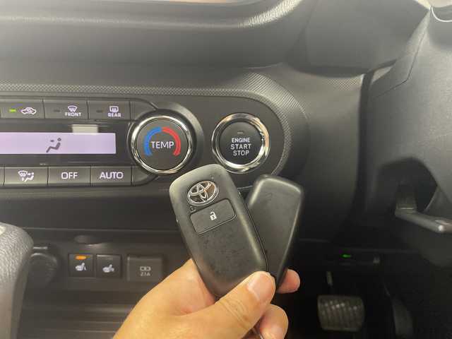 トヨタ ライズ Z 三重県 2020(令2)年 2.1万km ターコイズブルーマイカメタリック /禁煙車//スマートキー//プッシュスタート//純正9インチSDナビ//バックカメラ//オートAC//スマートアシスト//衝突軽減ブレーキ//レーンキープアシスト//レーダークルーズコントロール//ブラインドスポットモニター//オートハイビーム//純正ビルトインETC2.0//TRDエアロ(サイド)//前後コーナーセンサー//DN席シートヒーター//社外前後ドライブレコーダー//サイドカーテンエアバッグ//ステアリングスイッチ//LED