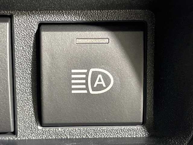 トヨタ シエンタ G 神奈川県 2025(令7)年 0.4万km アーバンカーキ トヨタセーフティセンス/純正8型ディスプレイオーディオ/・BT/USB/MiraCast/パノラミックビューモニター/両側電動スライドドア/MTモード/ビルトインETC/ヘッドライトレベライザー/ECO/POWERモード/BSM/スマートキー/プッシュスタートボタン/電動格納ミラー/ウィンカーミラー/シートリフター/LEDヘッドライト/ステアリングスイッチ/Autoライト/純正フロアマット/SOSコール/2列目USBポート