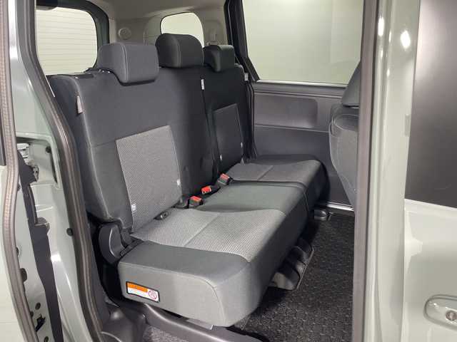 トヨタ シエンタ G 神奈川県 2025(令7)年 0.4万km アーバンカーキ トヨタセーフティセンス/純正8型ディスプレイオーディオ/・BT/USB/MiraCast/パノラミックビューモニター/両側電動スライドドア/MTモード/ビルトインETC/ヘッドライトレベライザー/ECO/POWERモード/BSM/スマートキー/プッシュスタートボタン/電動格納ミラー/ウィンカーミラー/シートリフター/LEDヘッドライト/ステアリングスイッチ/Autoライト/純正フロアマット/SOSコール/2列目USBポート