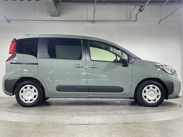 トヨタ シエンタ G 神奈川県 2025(令7)年 0.4万km アーバンカーキ トヨタセーフティセンス/純正8型ディスプレイオーディオ/・BT/USB/MiraCast/パノラミックビューモニター/両側電動スライドドア/MTモード/ビルトインETC/ヘッドライトレベライザー/ECO/POWERモード/BSM/スマートキー/プッシュスタートボタン/電動格納ミラー/ウィンカーミラー/シートリフター/LEDヘッドライト/ステアリングスイッチ/Autoライト/純正フロアマット/SOSコール/2列目USBポート