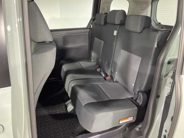 トヨタ シエンタ G 神奈川県 2025(令7)年 0.4万km アーバンカーキ トヨタセーフティセンス/純正8型ディスプレイオーディオ/・BT/USB/MiraCast/パノラミックビューモニター/両側電動スライドドア/MTモード/ビルトインETC/ヘッドライトレベライザー/ECO/POWERモード/BSM/スマートキー/プッシュスタートボタン/電動格納ミラー/ウィンカーミラー/シートリフター/LEDヘッドライト/ステアリングスイッチ/Autoライト/純正フロアマット/SOSコール/2列目USBポート