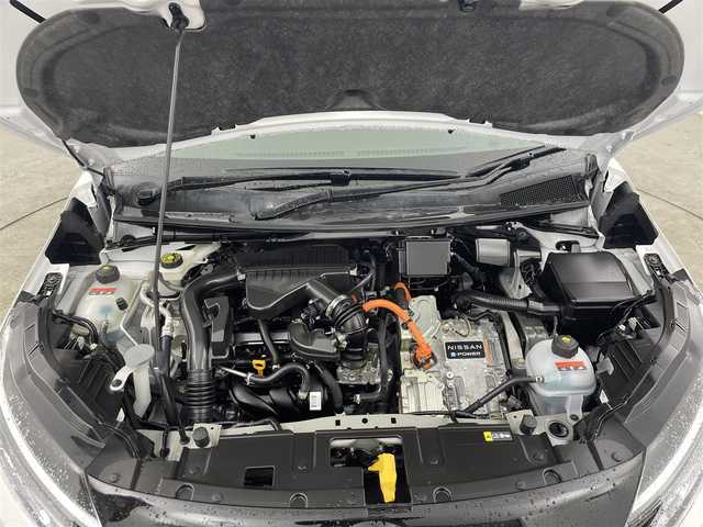日産 オーラ G 大分県 2023(令5)年 4.8万km ピュアホワイトパール 純正ディスプレイオーディオ/FM/AM/BT/フルセグTV/HDMI/Applecarplay/ドライブレコーダー/ステアリングスイッチ/BOSEサウンド/置くだけ充電/電子パーキング/オートホールド/全方位カメラ/デジタルインナーミラー/衝突軽減ブレーキ/レーンキープアシスト/ブラインドスポットモニター/道路標識認識機能/コーナーセンサー/ＴＶキャンセラー/ETC2.0