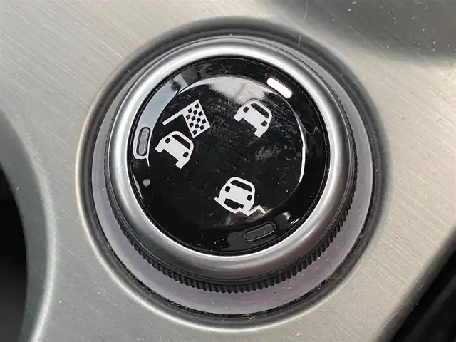 フィアット ５００Ｘ ポップスタープラス 福岡県 2016(平28)年 4.9万km 赤 純正オーディオ/（FM/AM/USB/AUX）/バックカメラ/ETC/クルコン/コーナーセンサー/パドルシフト/MTモード付AT/レザーシート（茶）/パワーシート/シートヒーター（D/N席）/HIDヘッドライト/オートライト