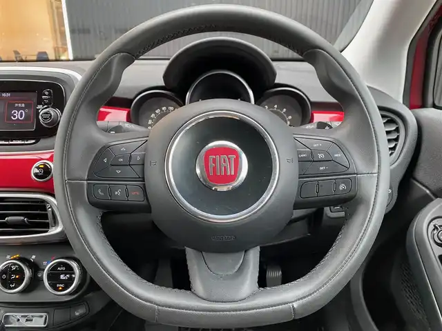 フィアット ５００Ｘ ポップスタープラス 福岡県 2016(平28)年 4.9万km 赤 純正オーディオ/（FM/AM/USB/AUX）/バックカメラ/ETC/クルコン/コーナーセンサー/パドルシフト/MTモード付AT/レザーシート（茶）/パワーシート/シートヒーター（D/N席）/HIDヘッドライト/オートライト