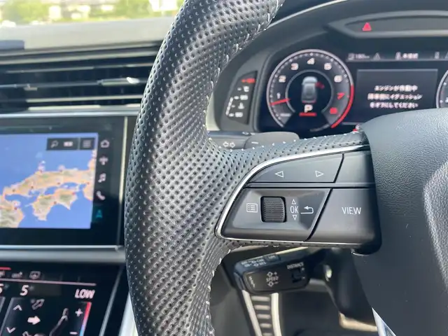 アウディ Ｑ８ 55TFSIクワトロ デビューPKG Sライン 福岡県 2019(令1)年 6.2万km デイトナグレーパールエフェクト ・アダプティブクルーズコントロール/・純正HDDナビ/USB/Bluetooth/・全方位カメラ/・ハーフレザーシート/シートヒーター/・フルセグ/・ETC/・純正22AW/・プッシュスタート/・パーキングアシスト/・アイドリングストップ/・スマートキー/・パワーシート/・レーンキープアシスト/・オートライト/・LEDライト